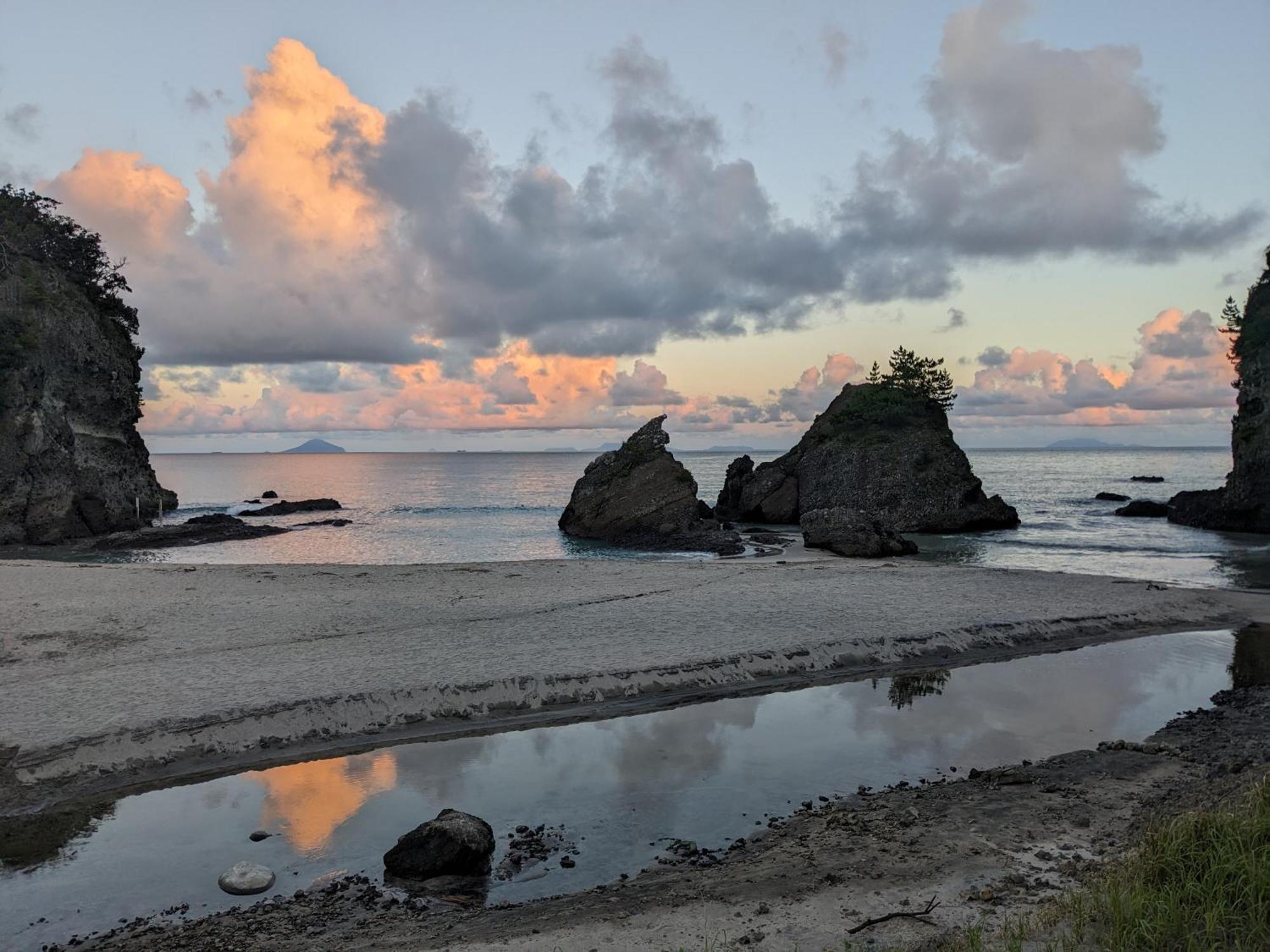 The Surf Lodge White Beach Шимода Екстериор снимка